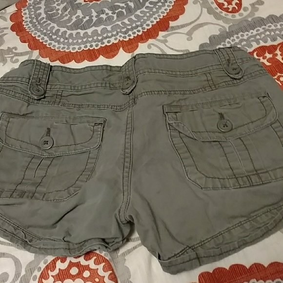 Small shorts. - Picture 3 of 3